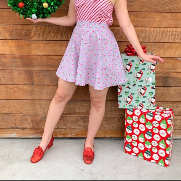 HP🎄 NWT Skirt and Mask (Candy Canes) - Picture 1 of 9